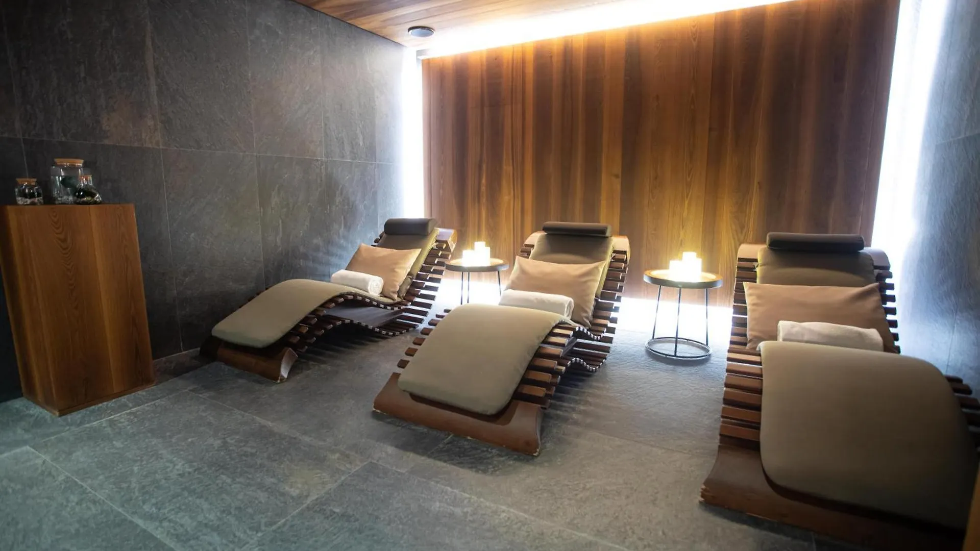 **** Hotel Hyatt Centric Milan Centrale Italy